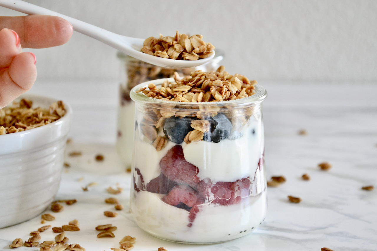 fruit and yogurt parfait